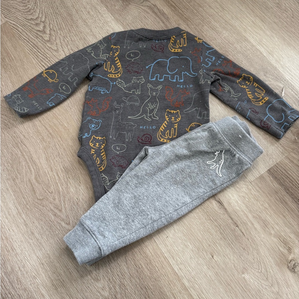Garanimals Gray Dinosaur Baby Onesie & Pants Set 6–9M